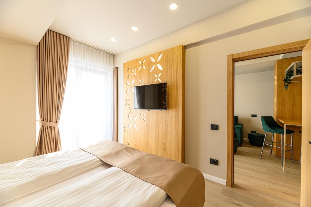 Hotel Dukat Gura Humorului Esterno foto