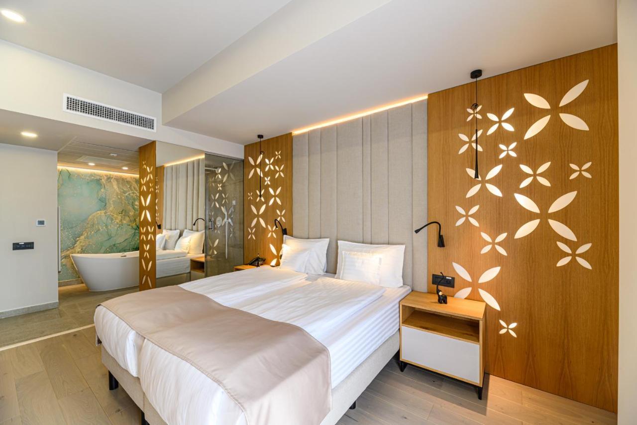 Hotel Dukat Gura Humorului Esterno foto
