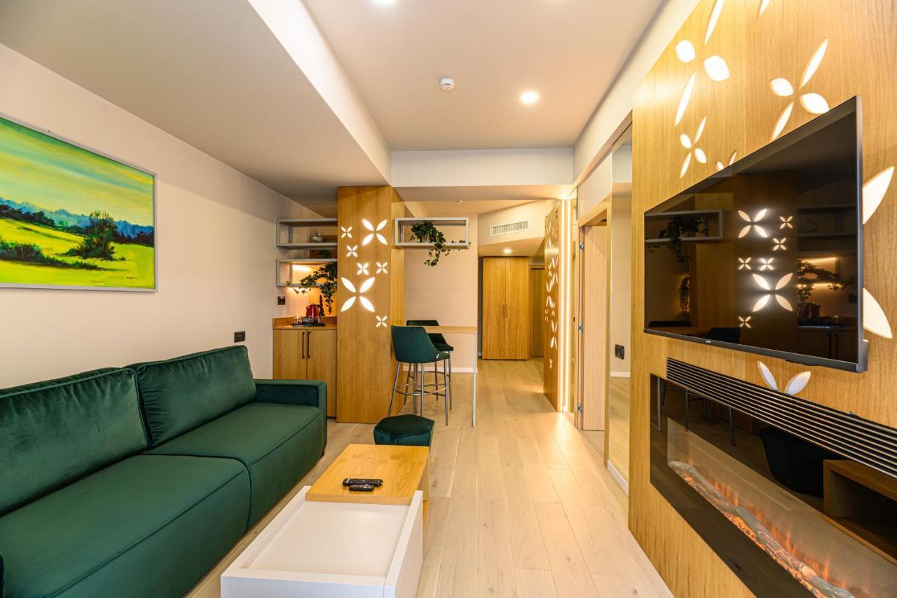 Hotel Dukat Gura Humorului Esterno foto