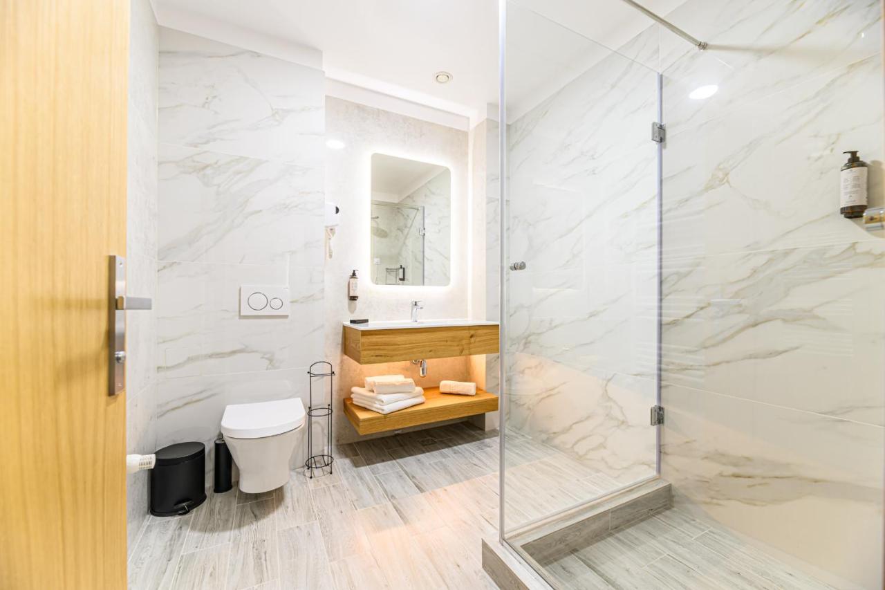 Hotel Dukat Gura Humorului Esterno foto