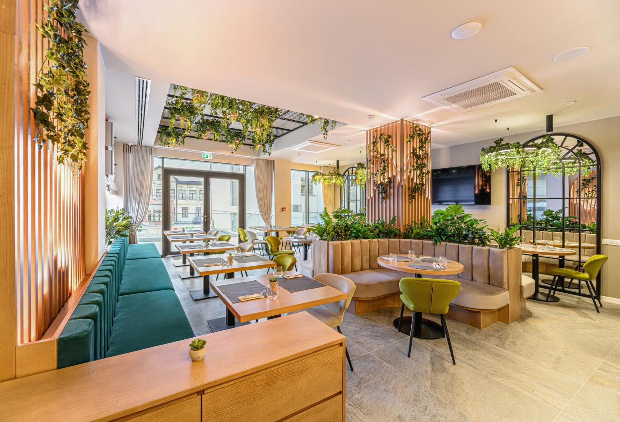 Hotel Dukat Gura Humorului Esterno foto