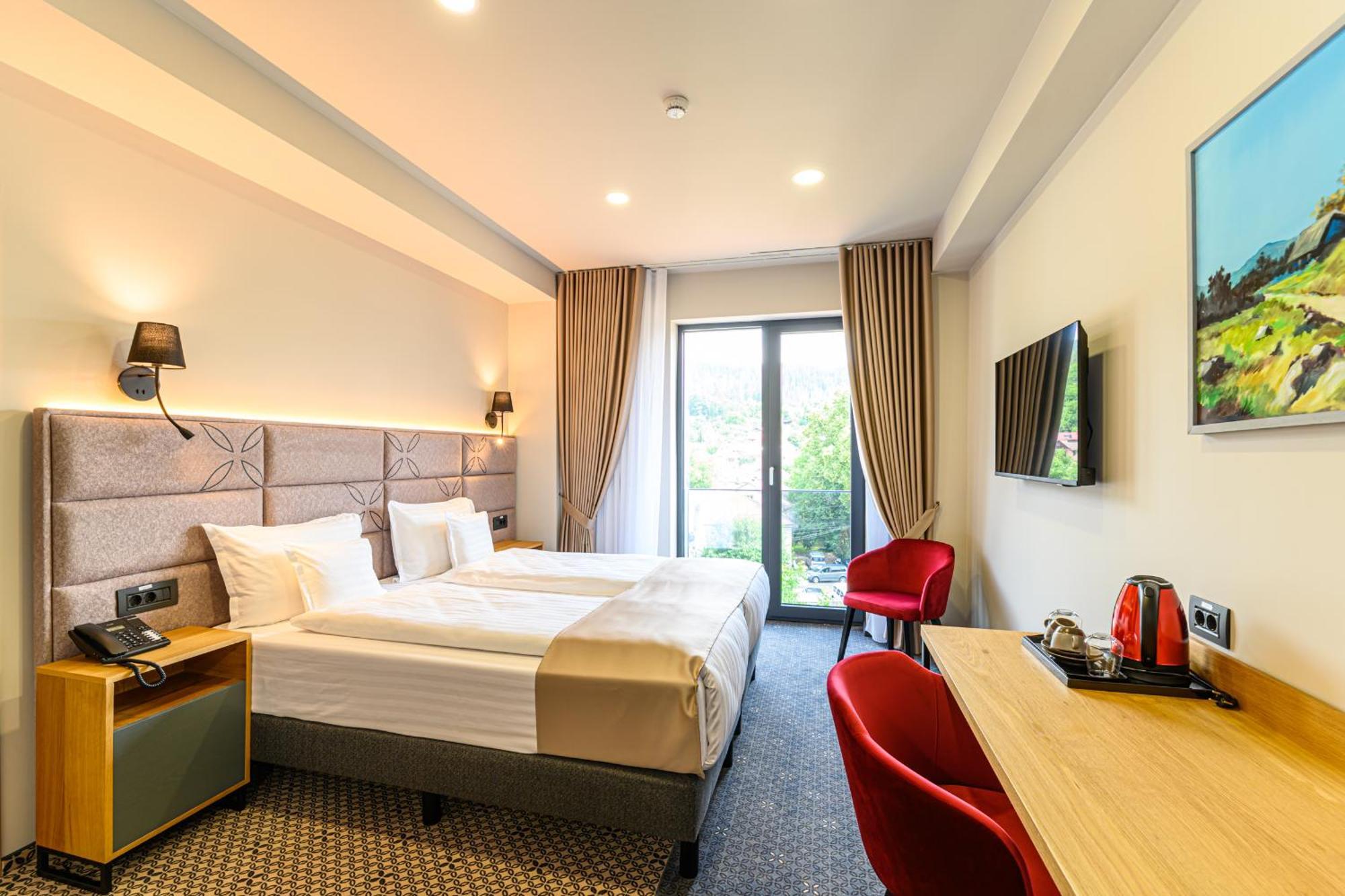Hotel Dukat Gura Humorului Esterno foto